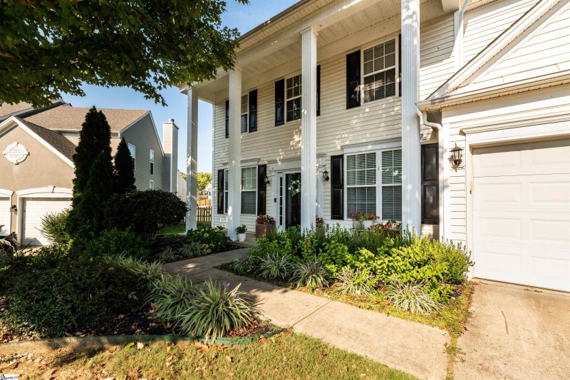 Property image 2 at 6 Lebar Court, Greenville, SC 29615