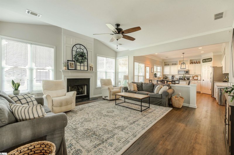 Property image 4 at 6 Lebar Court, Greenville, SC 29615