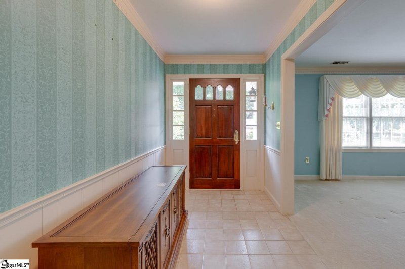 Property image 4 at 2 Rollingreen Road, Greenville, SC 29615