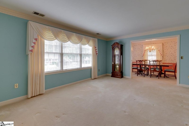 Property image 5 at 2 Rollingreen Road, Greenville, SC 29615