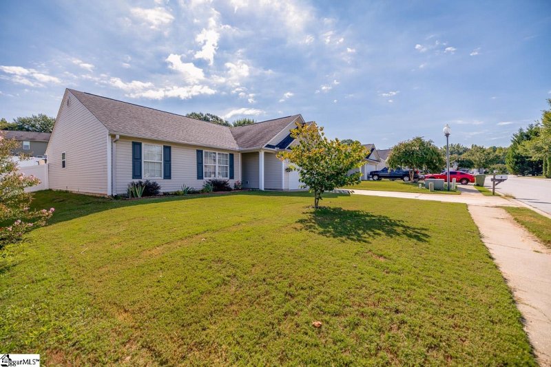 Property image 2 at 4 Brisbane Drive, Fountain Inn, SC 29644