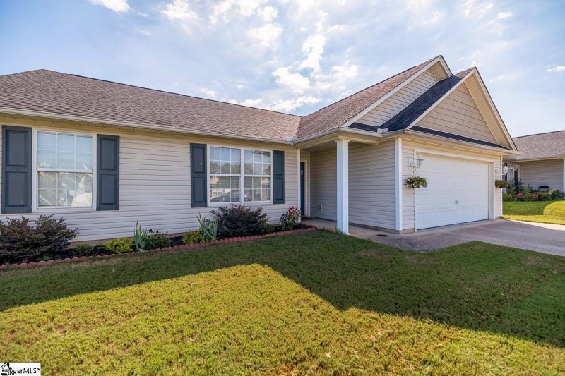 Property image 3 at 4 Brisbane Drive, Fountain Inn, SC 29644