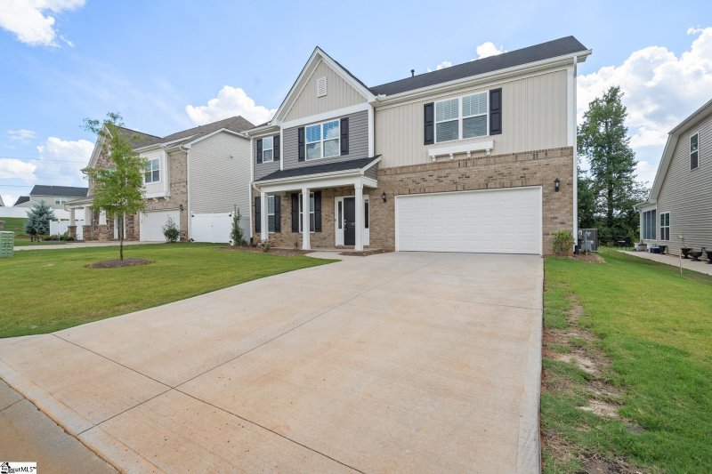 Property image 3 at 107 Crisp Cameo Court, Greer, SC 29651