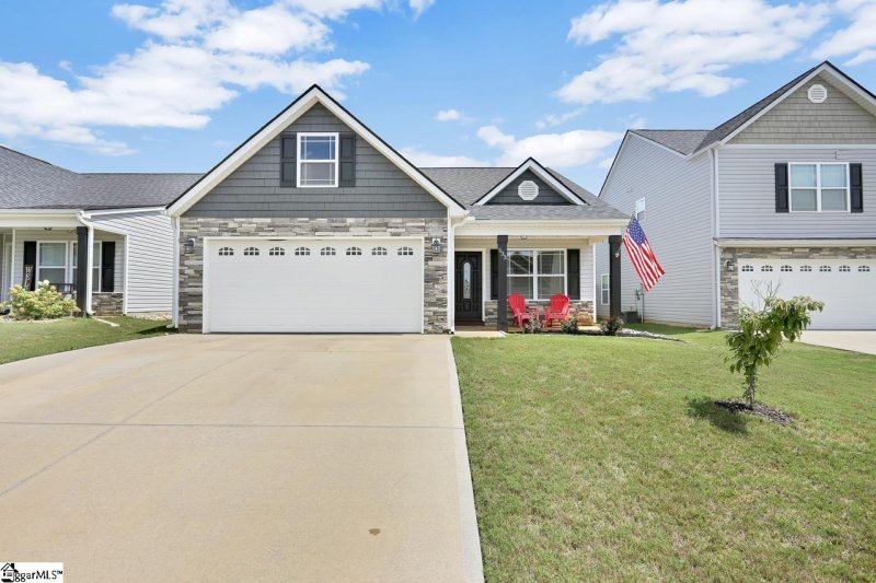 Property image 2 at 533 Thomas Edwards Lane, Greer, SC 29651