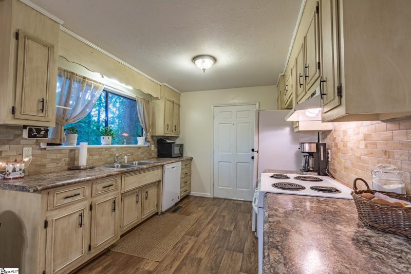 Property image 3 at 200 Wendfield Drive, Travelers Rest, SC 29690