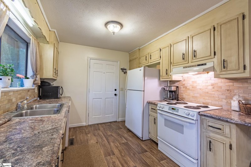 Property image 4 at 200 Wendfield Drive, Travelers Rest, SC 29690