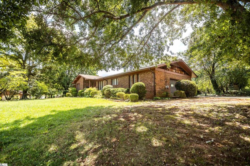 Property image 3 at 120 Glenwaye Drive, Greenville, SC 29615