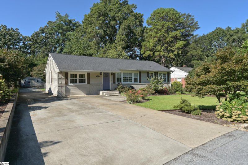 Property image 3 at 517 Willow Springs Drive, Greenville, SC 29607