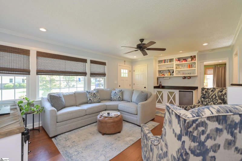 Property image 4 at 517 Willow Springs Drive, Greenville, SC 29607