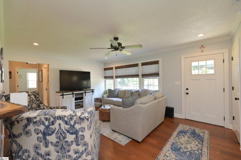 Property image 5 at 517 Willow Springs Drive, Greenville, SC 29607