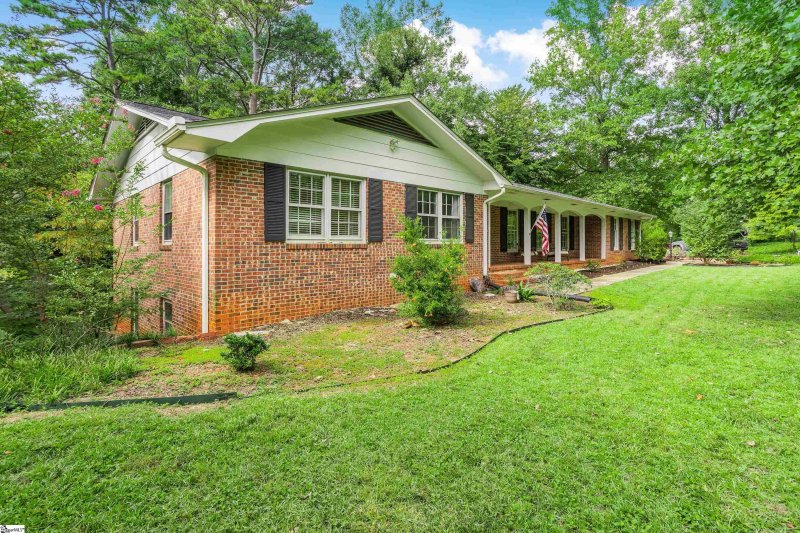 Property image 2 at 226 Camelot Road, Clemson, SC 29631-2104