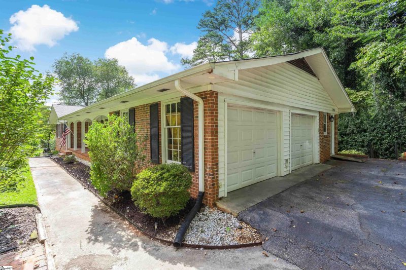 Property image 4 at 226 Camelot Road, Clemson, SC 29631-2104