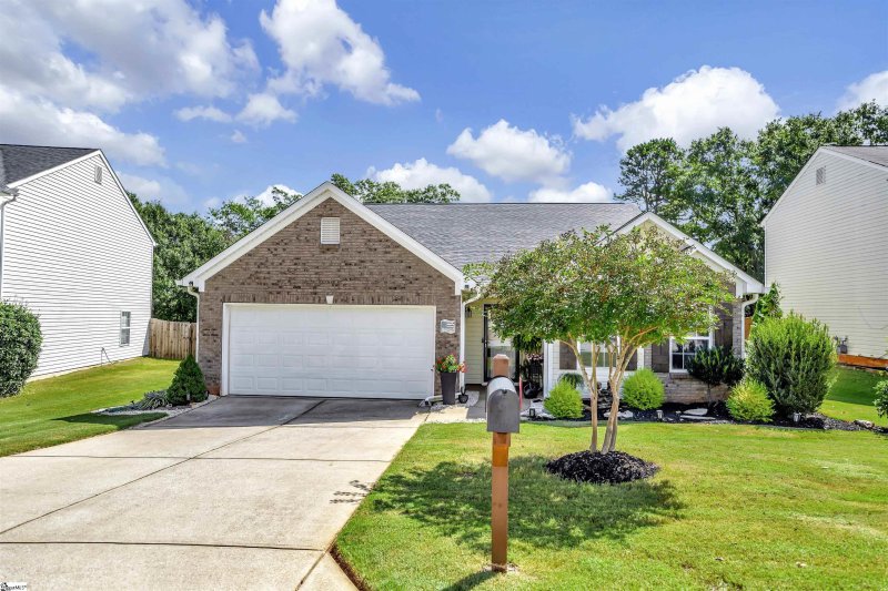 Property image 2 at 206 Sawyer Drive, Greenville, SC 29605