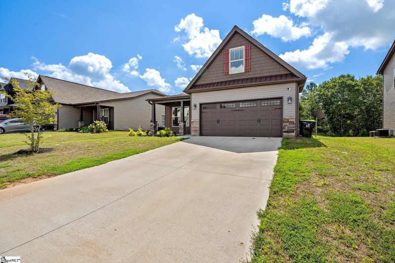 Property image 2 at 745 Silver Pines Lane, Duncan, SC 29334