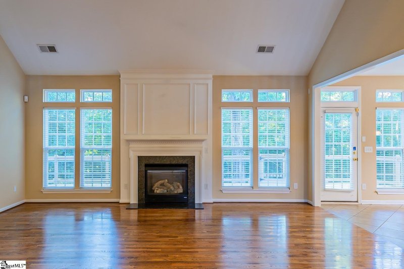 Property image 5 at 301 Winding River Lane, Simpsonville, SC 29681