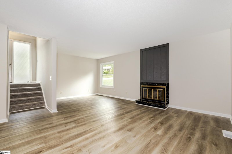 Property image 5 at 1207 Charter Oak Drive, Taylors, SC 29687