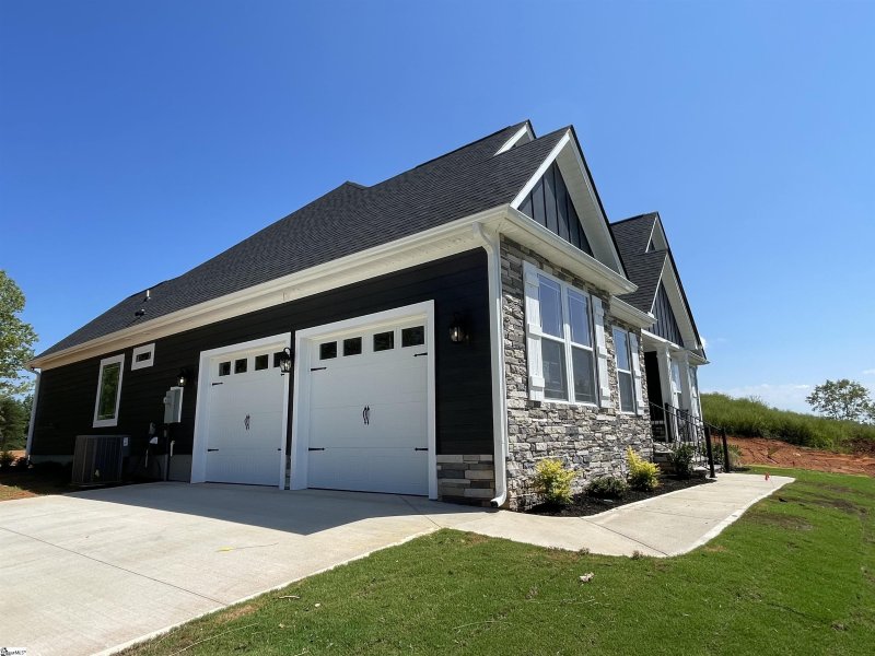 Property image 3 at 22 Chippewa Court, Marietta, SC 29661