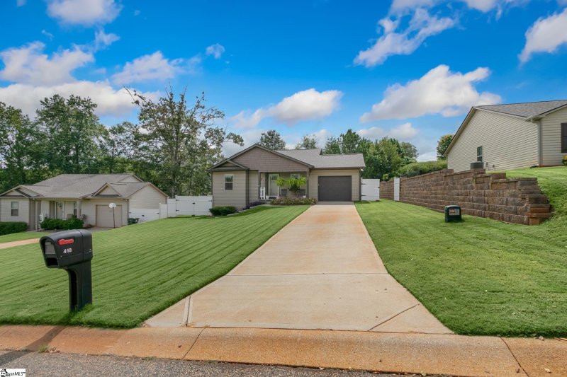 Property image 2 at 410 Mount Hood Drive, Inman, SC 29349