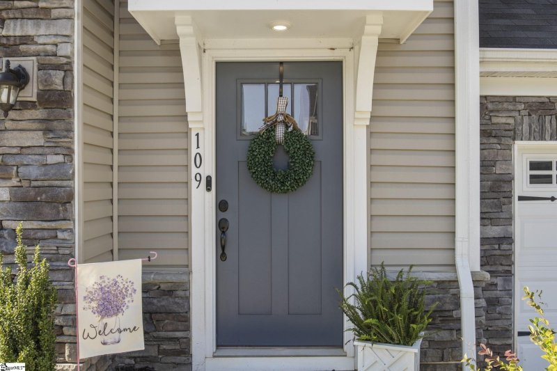 Property image 2 at 109 Lilywood Court, Simpsonville, SC 29681