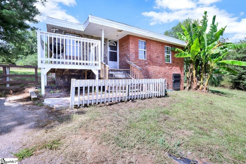 411 Churchill Circle