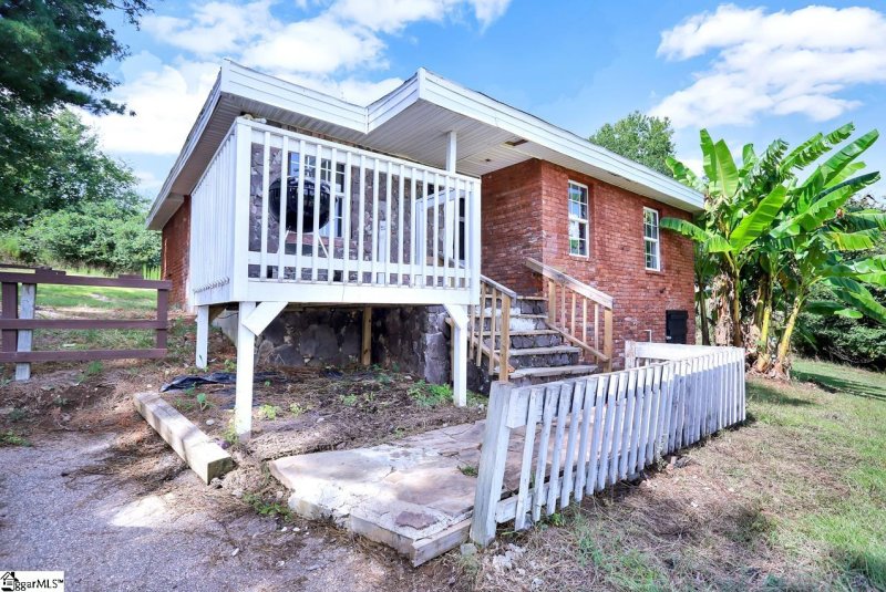 Property image 4 at 411 Churchill Circle, Greenville, SC 29605