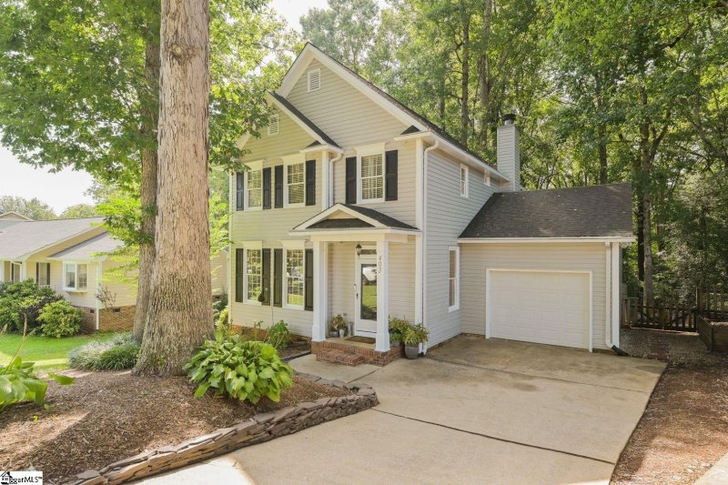 Property image 2 at 403 Latrobe Drive, Simpsonville, SC 29681