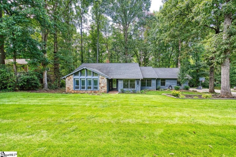 104 Warrington Drive