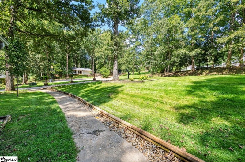 Property image 4 at 104 Warrington Drive, Easley, SC 29642