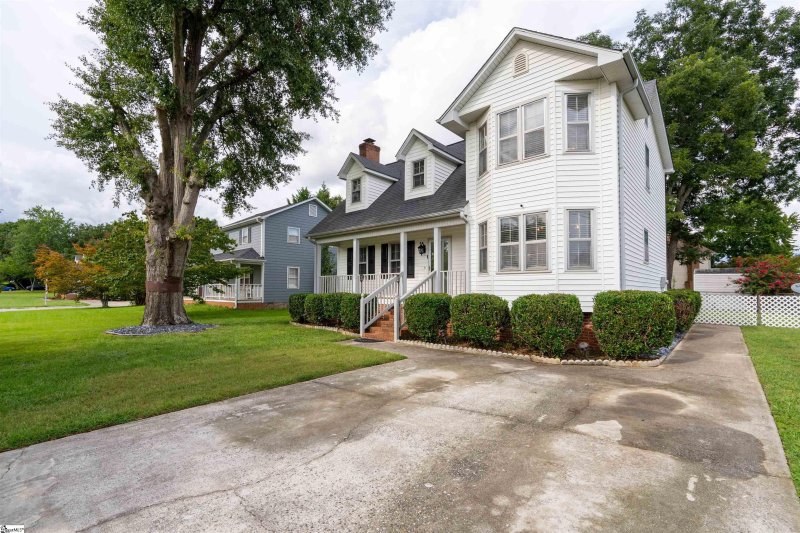 Property image 2 at 1703 Crestview Road, Easley, SC 29642