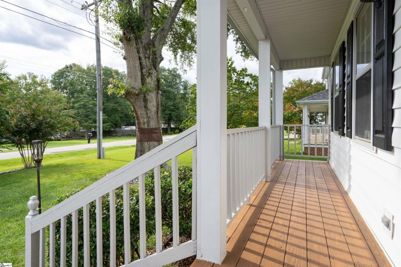 Property image 4 at 1703 Crestview Road, Easley, SC 29642