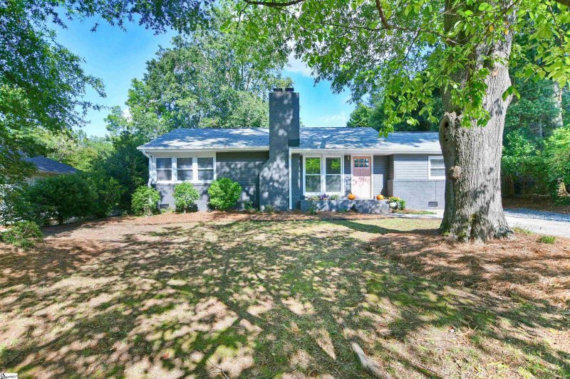 Property image 2 at 403 Legrand Boulevard, Greenville, SC 29607