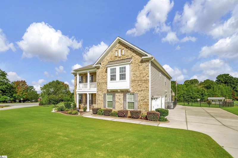 Property image 2 at 601 N Meadows Lane, Easley, SC 29642-7899