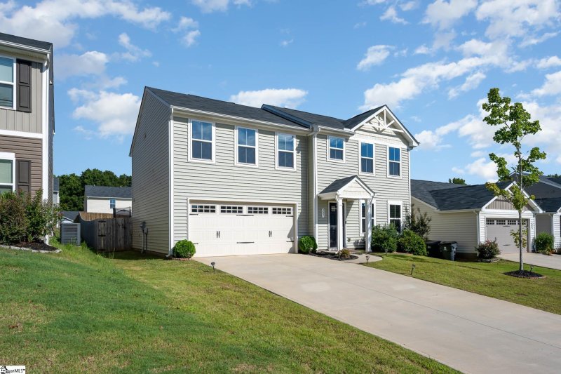 Property image 2 at 207 Dunbartin Drive, Greenville, SC 29605