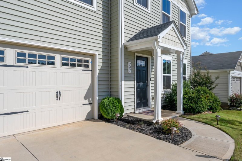Property image 3 at 207 Dunbartin Drive, Greenville, SC 29605