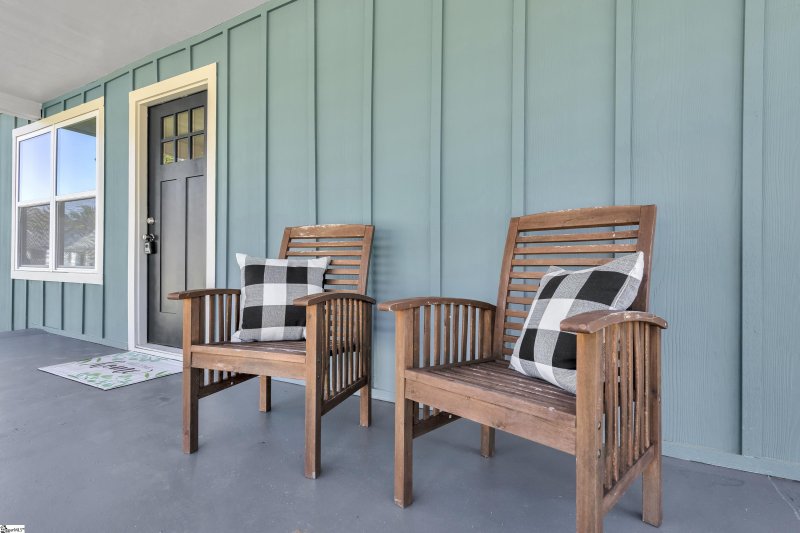 Property image 2 at 16 Welch Street, Greenville, SC 29605