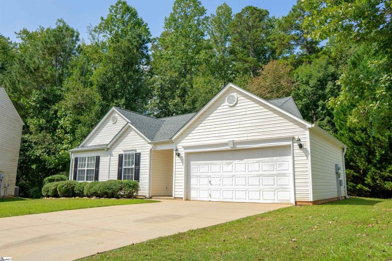 Property image 3 at 545 Kingsman Lane, Easley, SC 29642