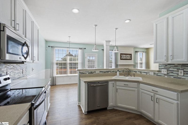 Property image 4 at 3 Plamondon Drive, Simpsonville, SC 29680