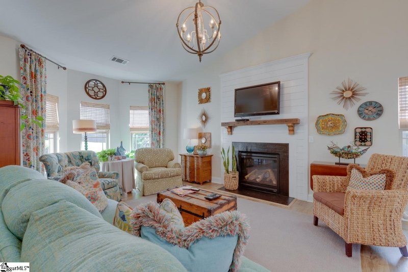 Property image 2 at 202 Romsey Circle, Simpsonville, SC 29681