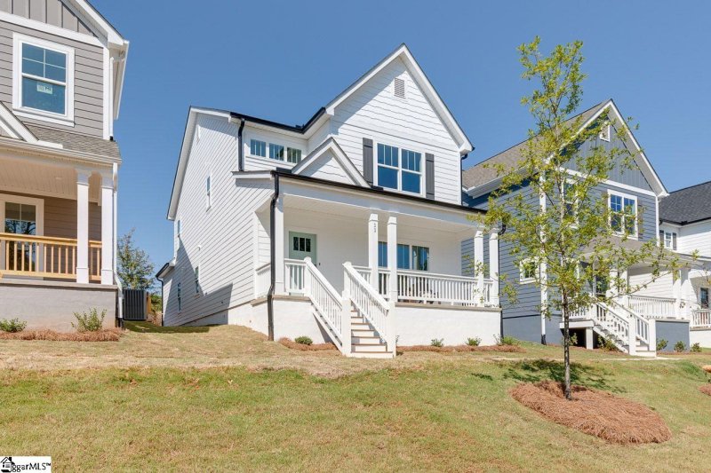Property image 2 at 11 Logan Knoll Lane, Greenville, SC 29607