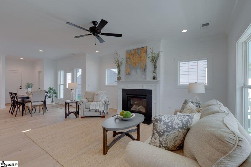 Property image 3 at 11 Logan Knoll Lane, Greenville, SC 29607