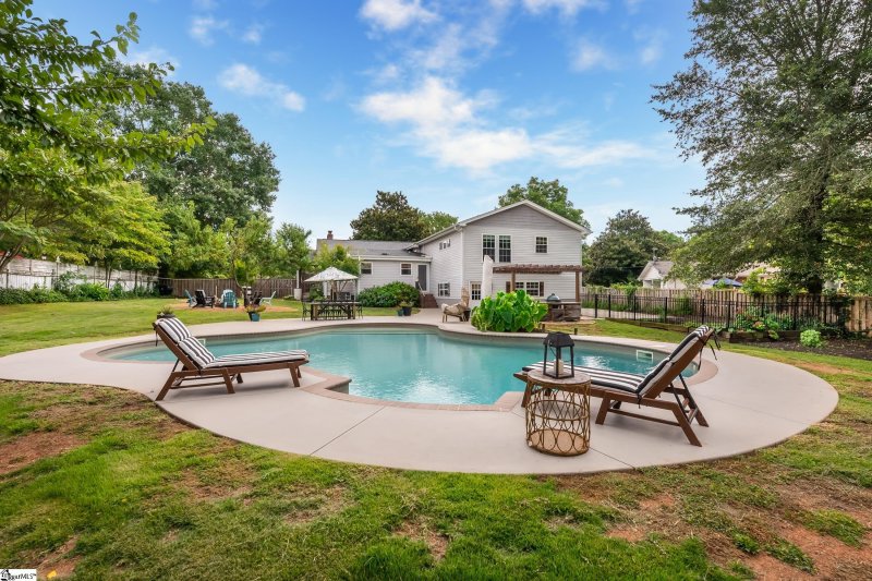 Property image 3 at 300 Rockmont Road, Greenville, SC 29615