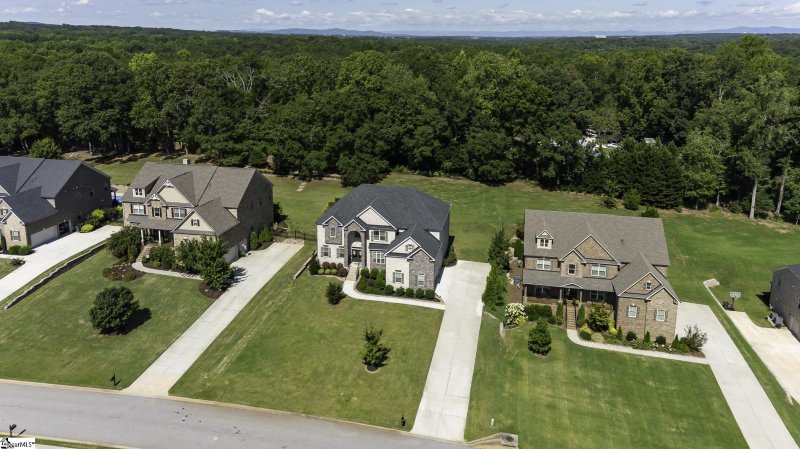 Property image 3 at 305 Tuxedo Lane, Greer, SC 29651