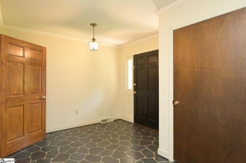 Property image 3 at 5 Rosebay Drive, Greenville, SC 29615