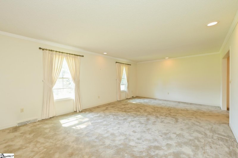 Property image 4 at 5 Rosebay Drive, Greenville, SC 29615