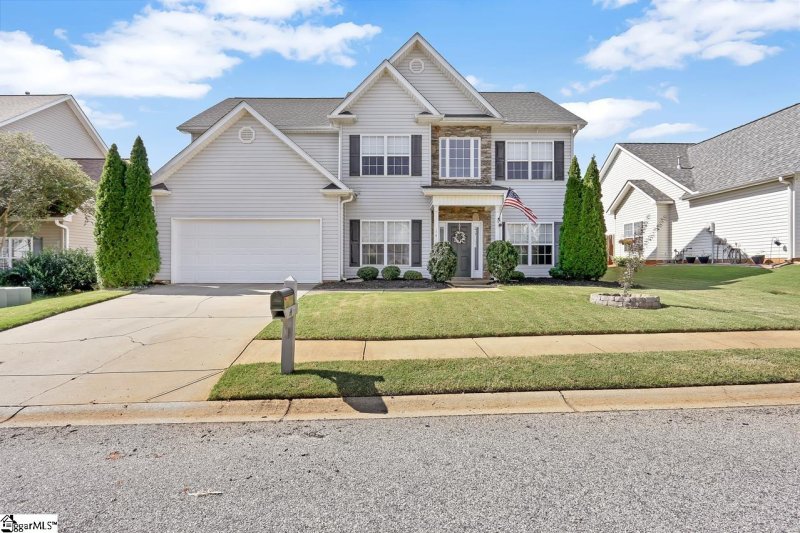 Property image 2 at 14 Hollander Drive, Taylors, SC 29687