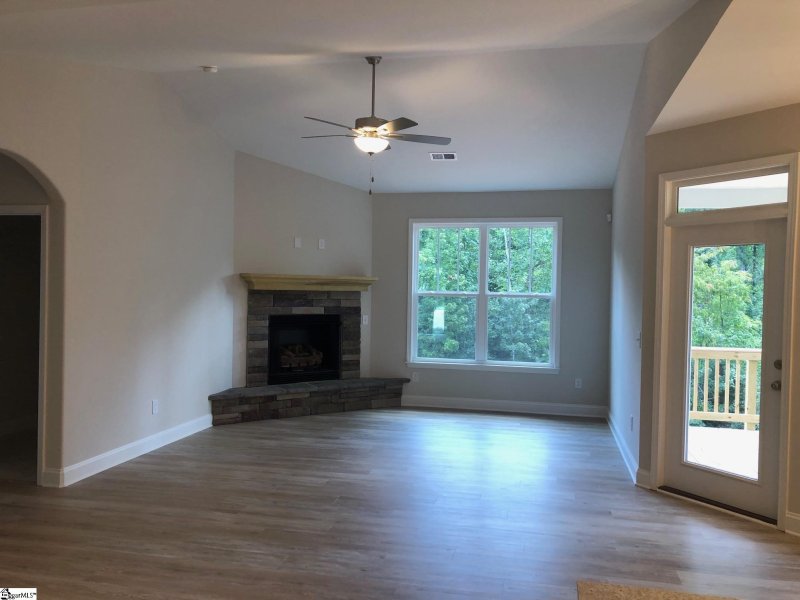 Property image 3 of 620 Forden Drive in Shady Grove Hills, Wellford, SC 29385