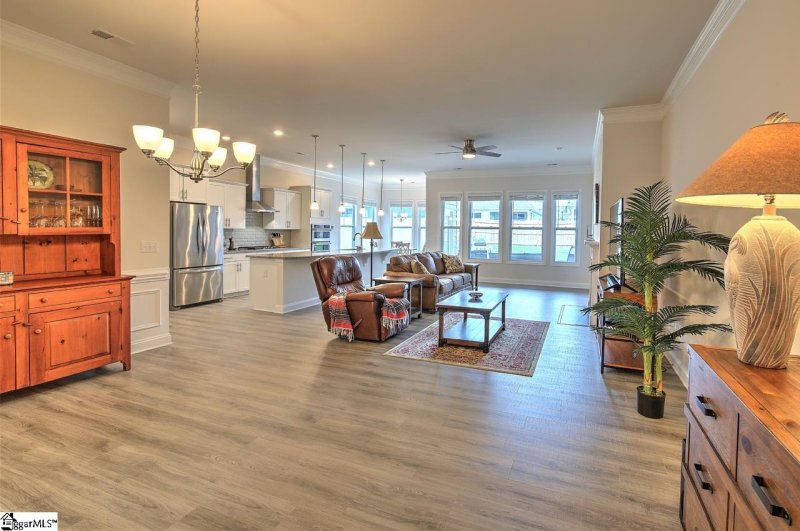 Property image 5 at 605 Raleighwood Lane, Simpsonville, SC 29681