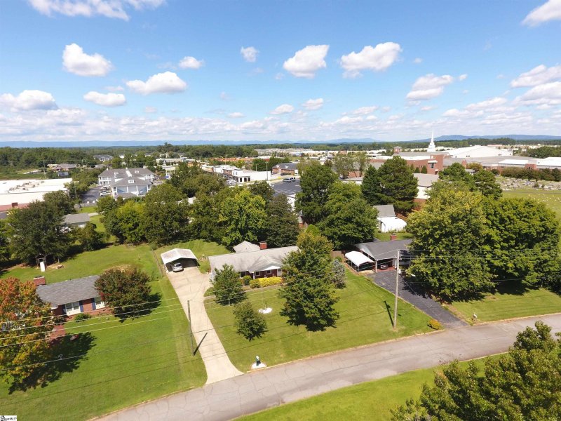 Property image 3 at 207 Patrick Avenue, Easley, SC 29642-1421