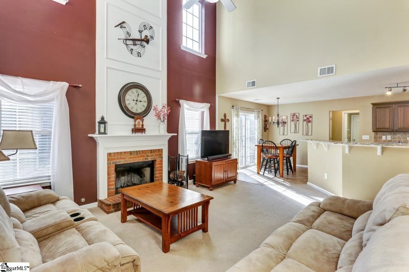 Property image 2 at 235 NorthCliff Way, Greenville, SC 29617