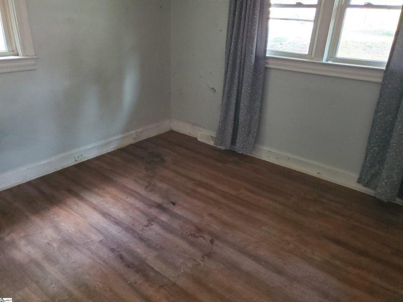 Property image 4 at 5 Mayo Drive, Greenville, SC 29605